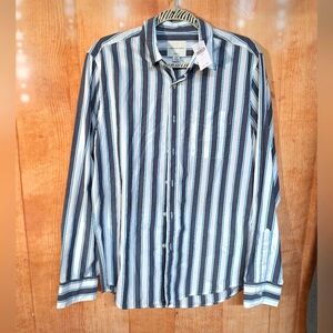 American Eagle Outfitters Gray and White Casual Button Down Shirt